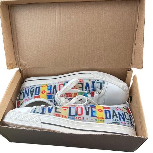 License Plate Retro Sneakers -Custom Design-US 11 /EU 42 NEW in box - Picture 1 of 6